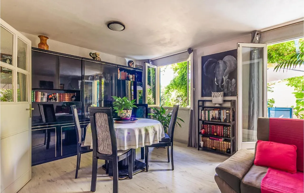 Pet Friendly Home In La Crau With Wifi 0*,