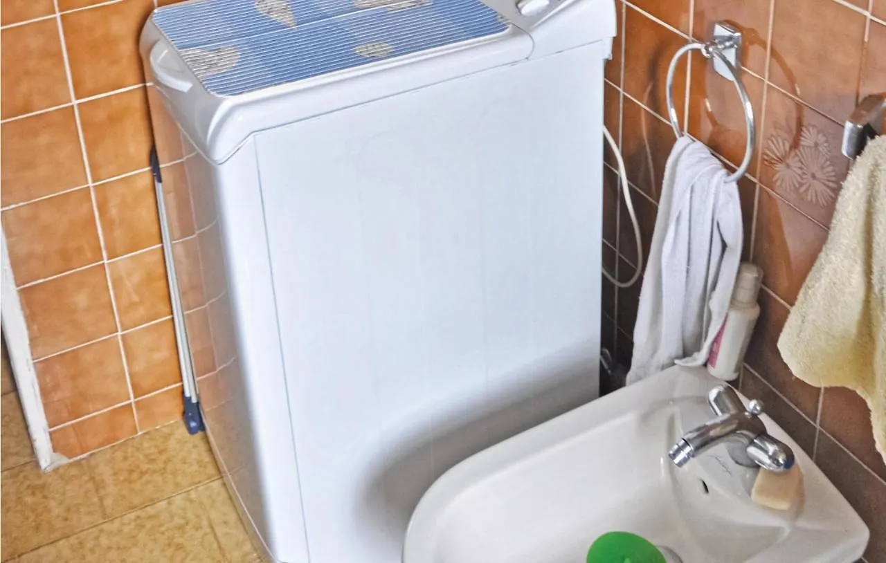 Pet Friendly Home In La Crau With Wifi 0*,